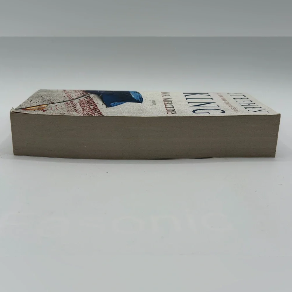 Mr. Mercedes A Novel by Stephen King (Paperback Book, 2014)